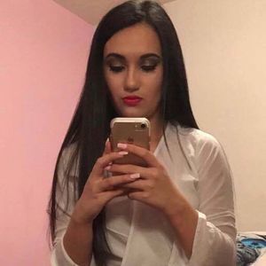 Meet your Posher, Renata